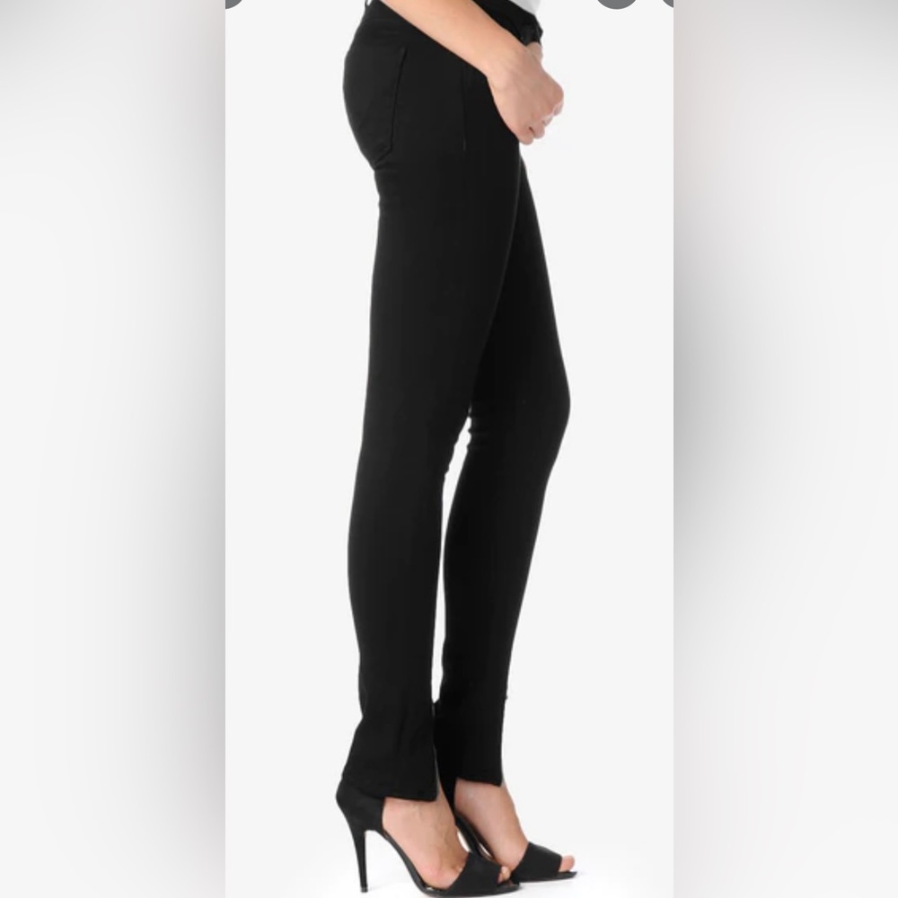 Black Hudson skinny jeans with zipper at bottom